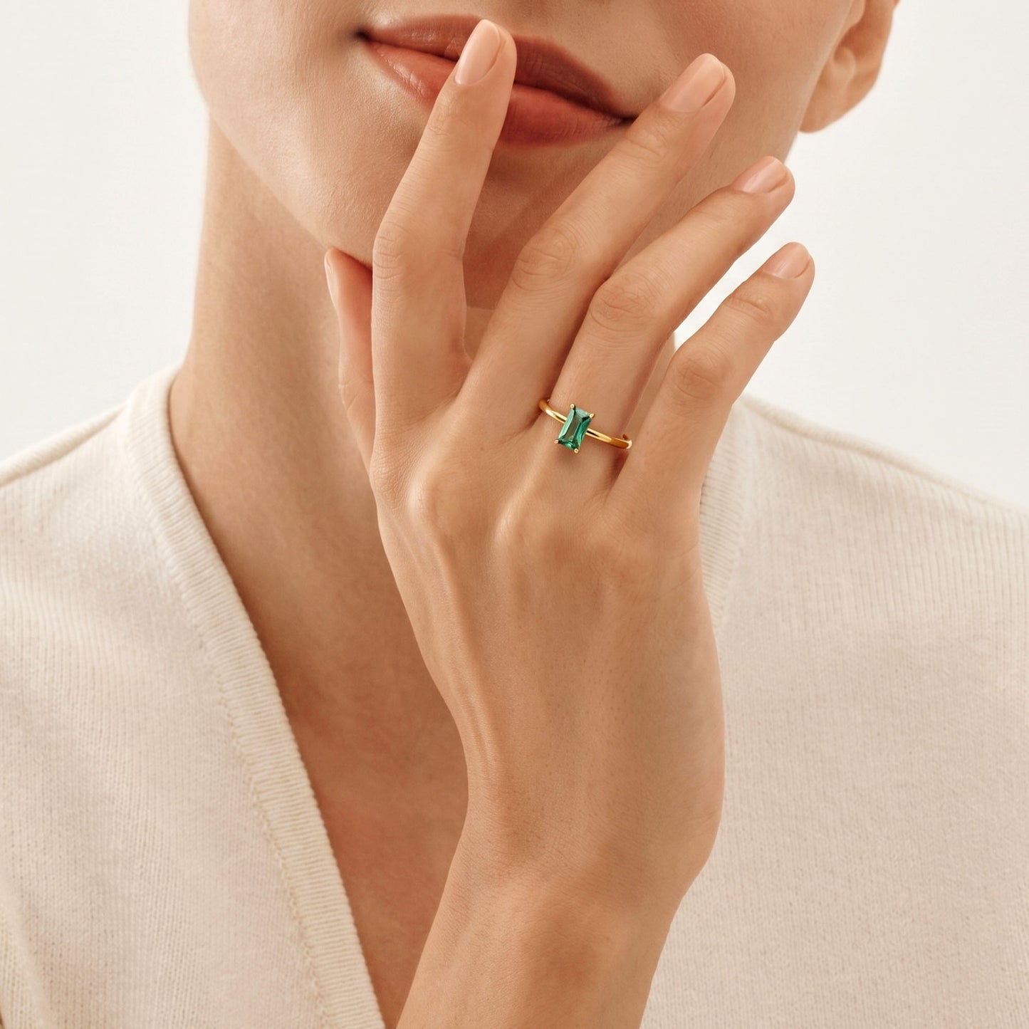 Sleek Emerald Ring