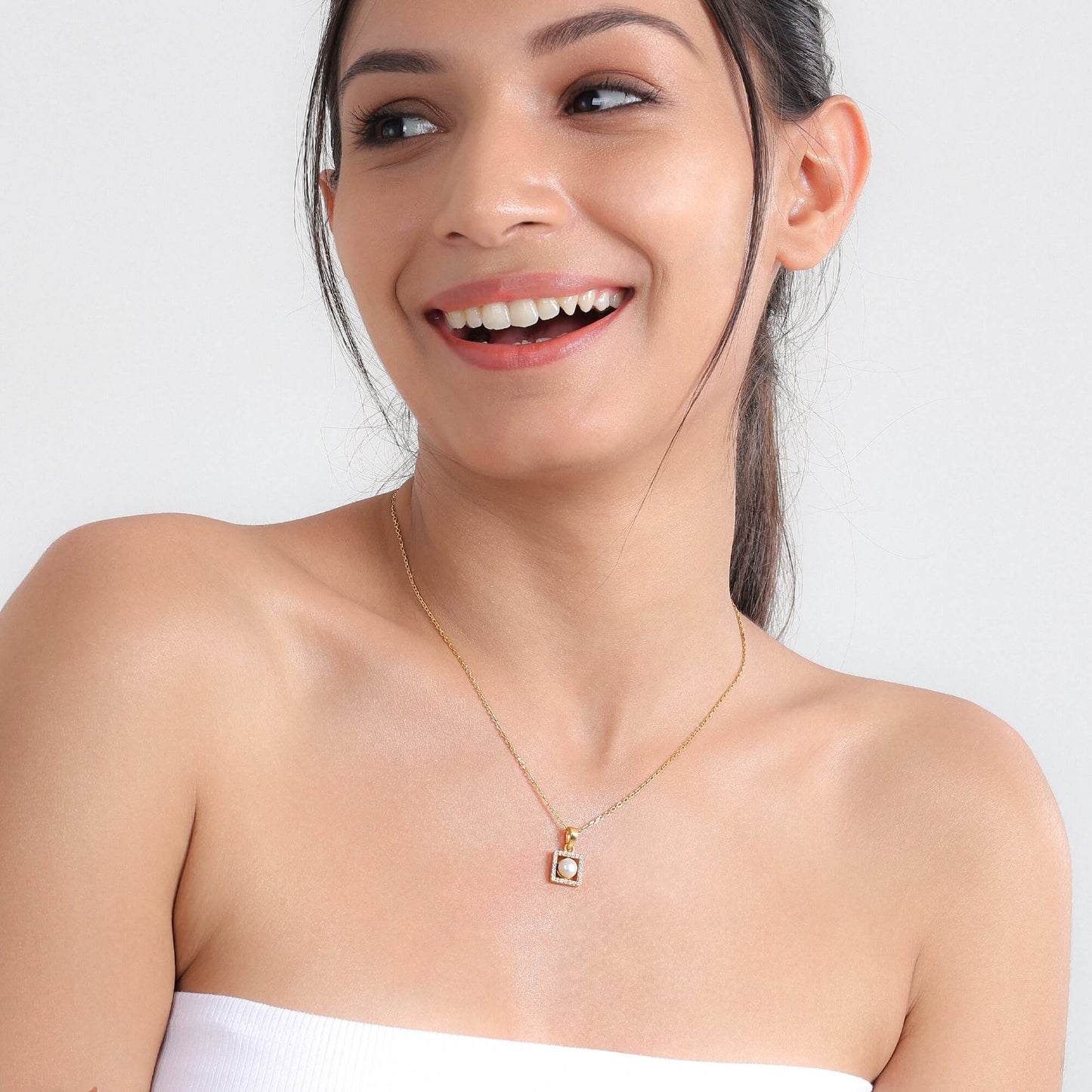 Quadrate Pearl Pendant