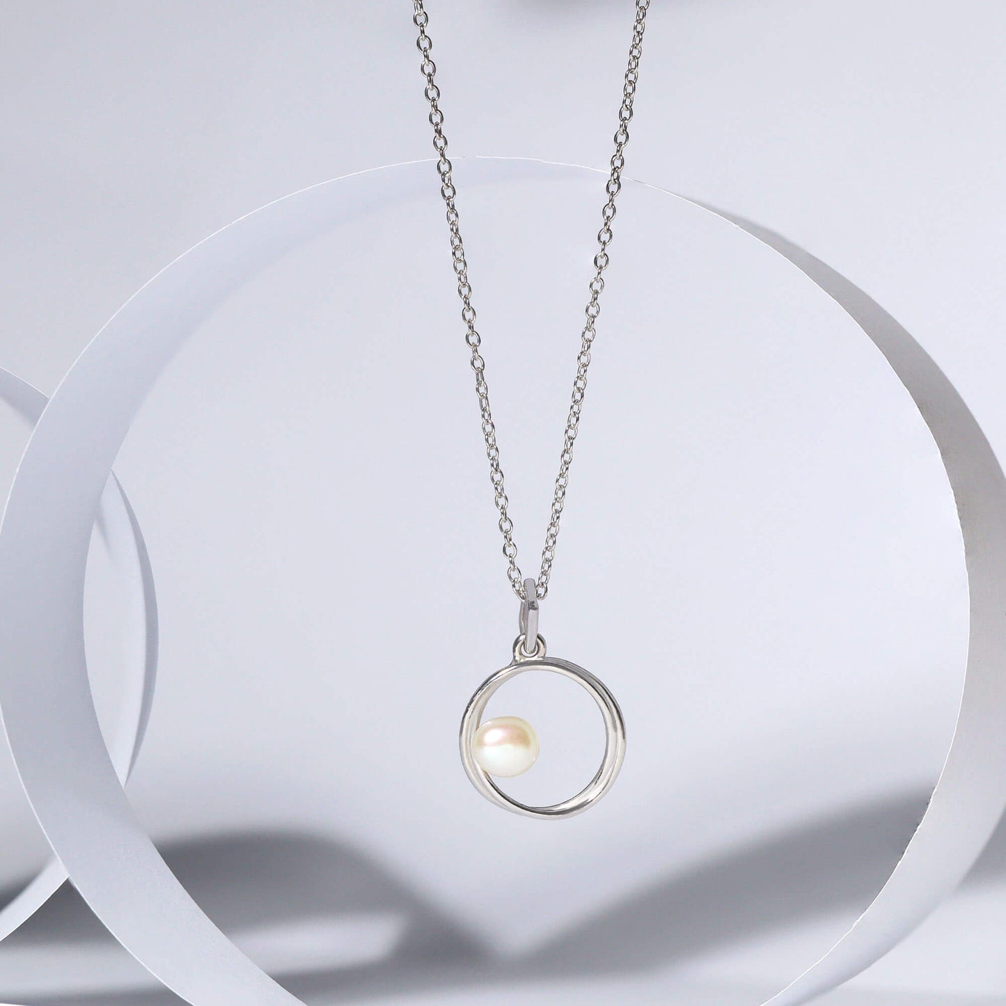 Disc Pearl Pendant
