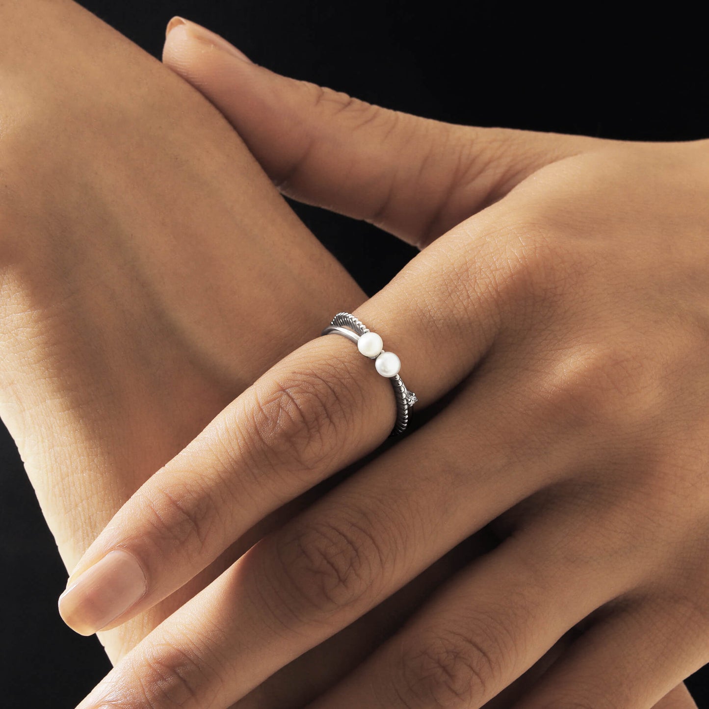 Twist Cross Pearl Ring