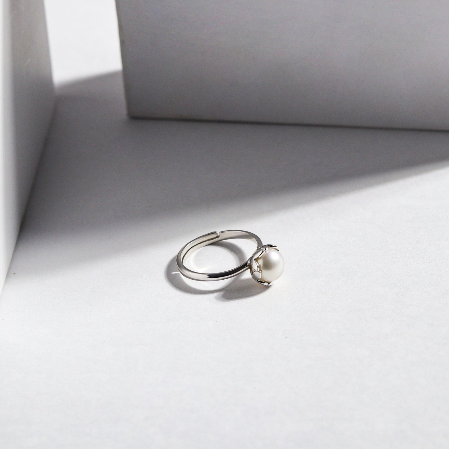 Leaflet Pearl Ring