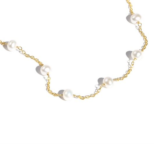 Dainty Pearl Necklace