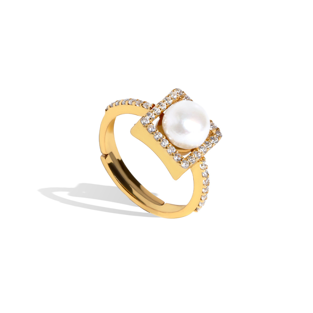 Quadrate Pearl Ring