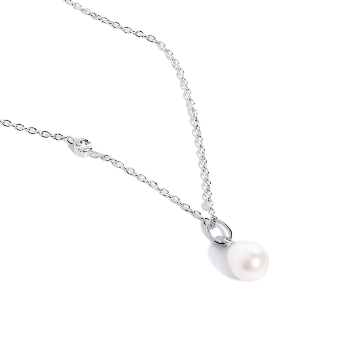 Elegant Pearl Drop Pendant