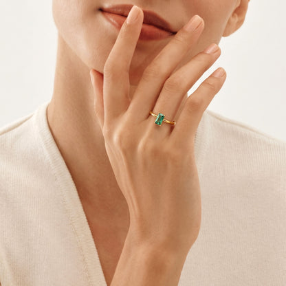 Sleek Emerald Ring