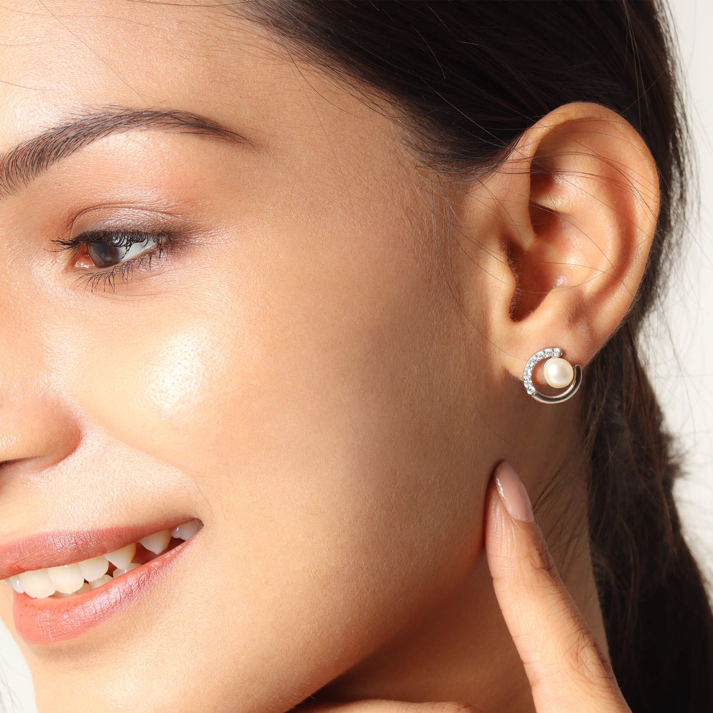 Disc Pearl Earrings