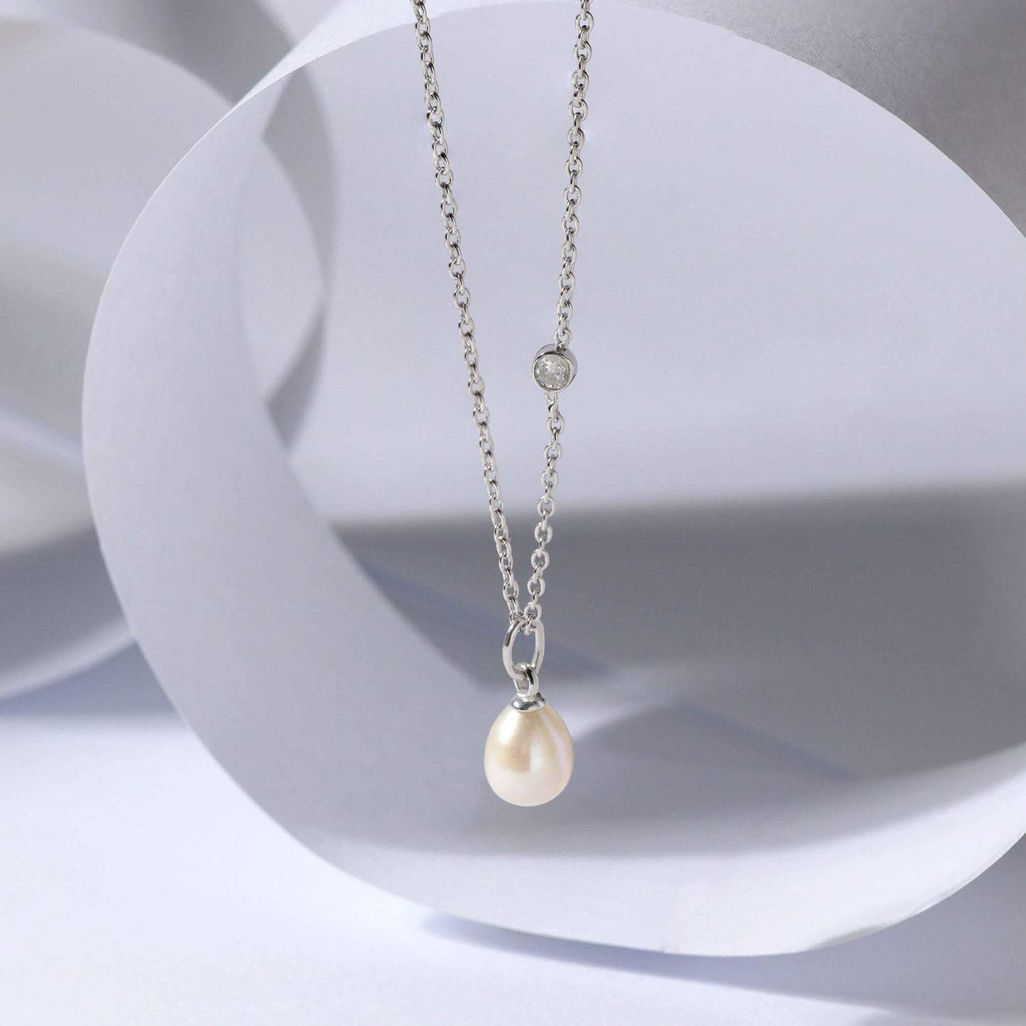 Elegant Pearl Drop Pendant